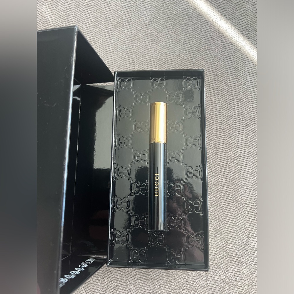 Gucci Le Magnétisme Volumizing Mascara - Picture 5 of 9